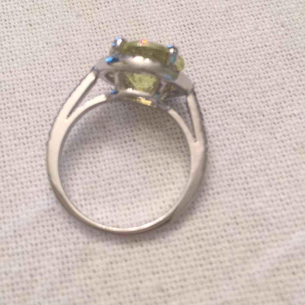 Ring - Picture 5 of 6
